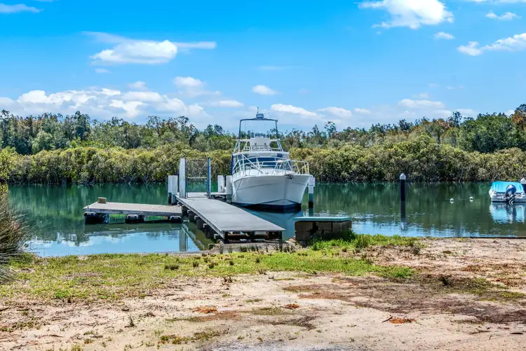 16 Beachfront Parade