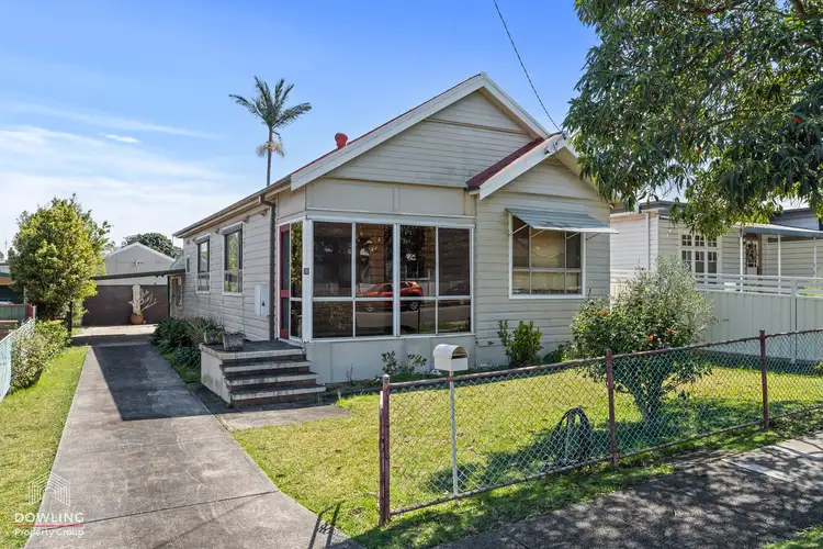 8 Woodstock Street, Mayfield NSW 2304