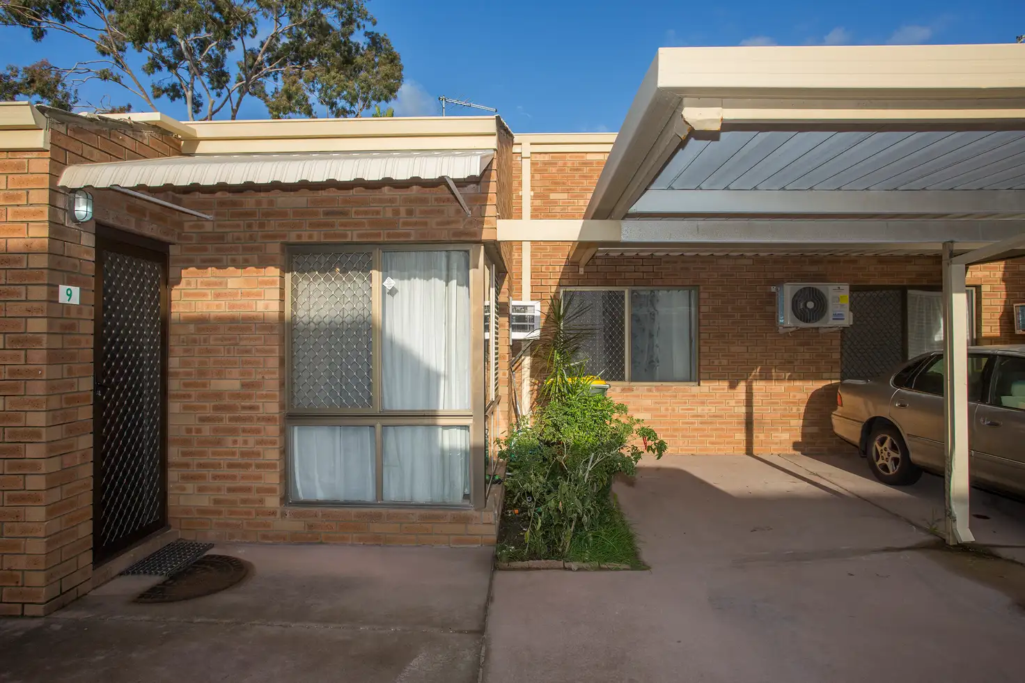 Main view of Homely unit listing, 9/64 Railway Parade, Midland WA 6056