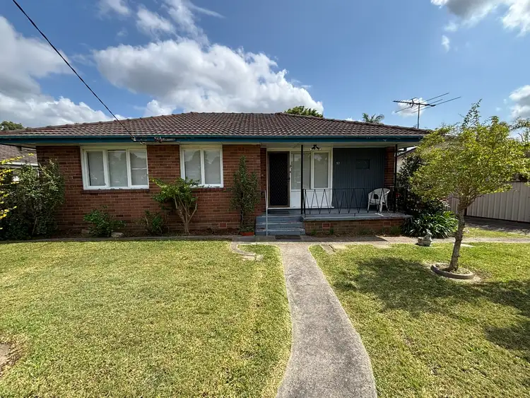 10 Kirkton Crescent, Woodberry NSW 2322