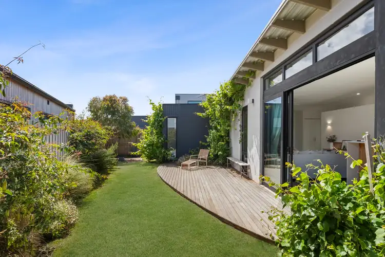 16 Murnong Circuit, Torquay VIC 3228