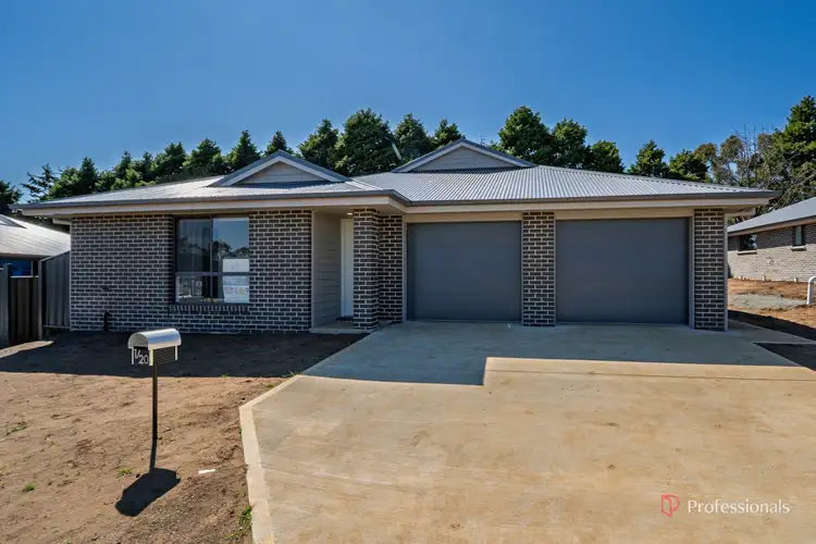 2/20 Frizell Crescent, Armidale NSW 2350