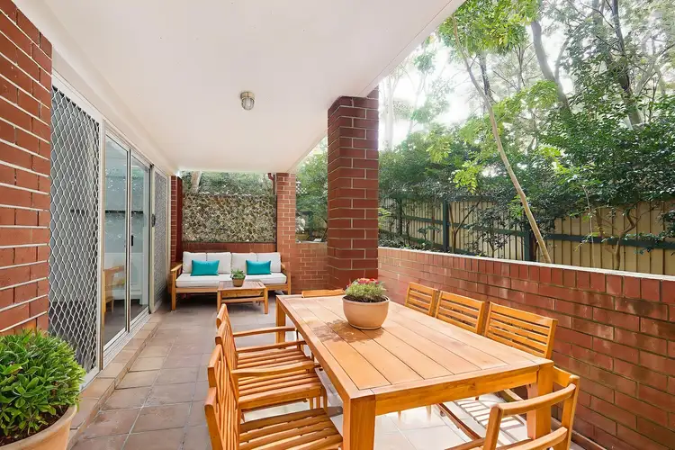 2/92 Hunter Street, Hornsby NSW 2077