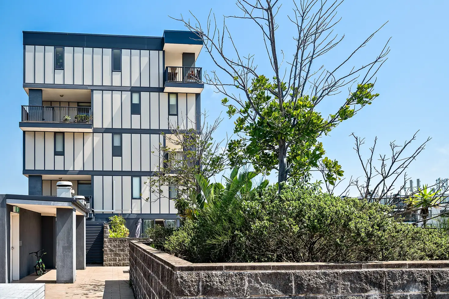 Main view of Homely unit listing, 204/822 Pittwater Road, Dee Why NSW 2099