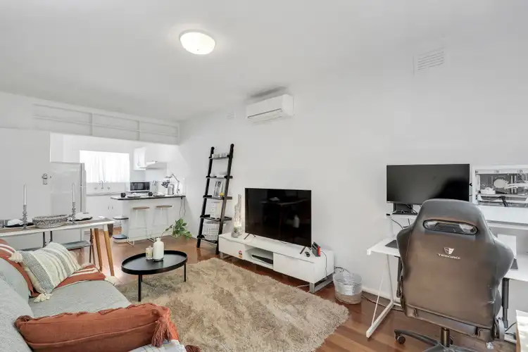 1A Gilbertson Street