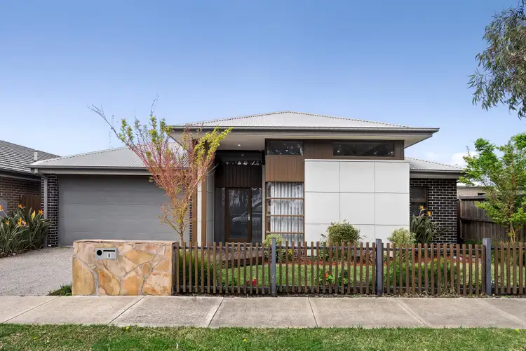 8 Olivine Boulevard, Donnybrook VIC 3064