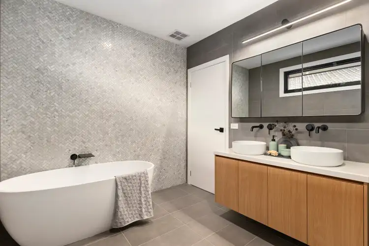 Fourth view of Homely house listing, 21 Quinella Close, Keilor Park VIC 3042