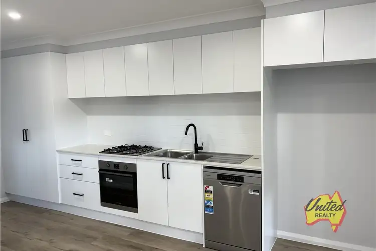 866C Montpelier Drive, The Oaks NSW 2570