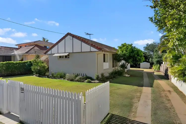 28 Natasha Street, Wynnum West QLD 4178