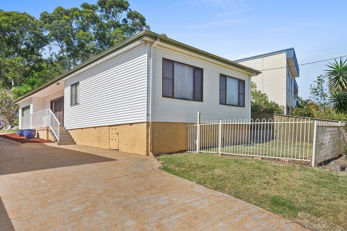 Main view of Homely villa listing, 1/72 Lake Entrance Road, Oak Flats NSW 2529