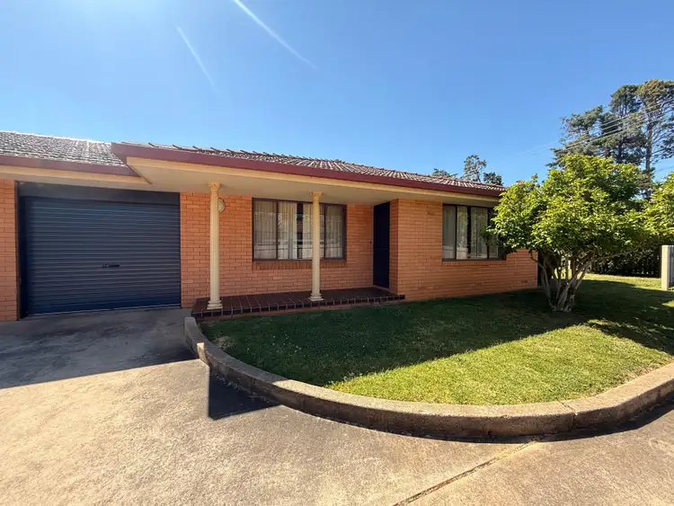 2/23 Duval Street, Armidale NSW 2350