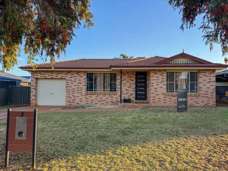 3 Guillan Place, Parkes NSW 2870