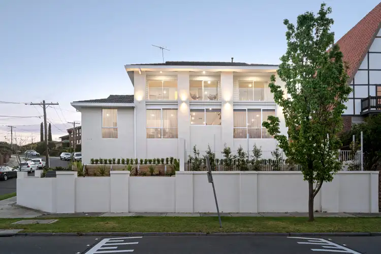 13 Moorna Drive, Airport West VIC 3042