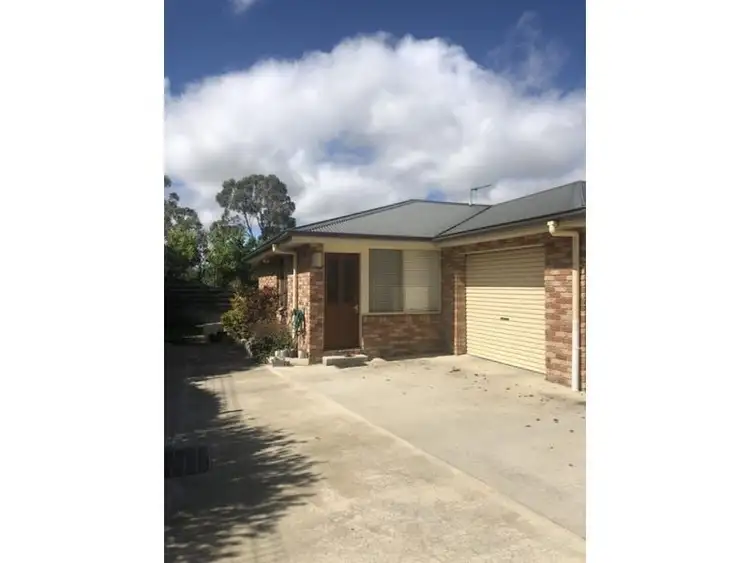 2/8 Amber Close, Armidale NSW 2350