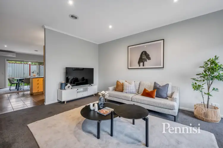 5 Balerno Circle, Gowanbrae VIC 3043