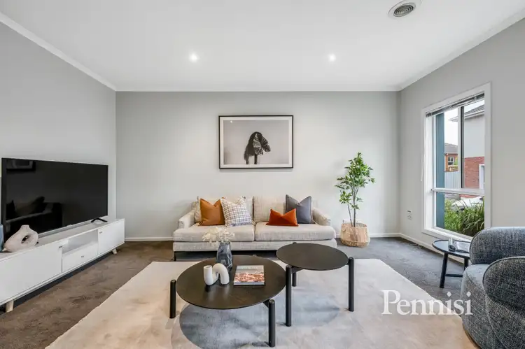 5 Balerno Circle, Gowanbrae VIC 3043