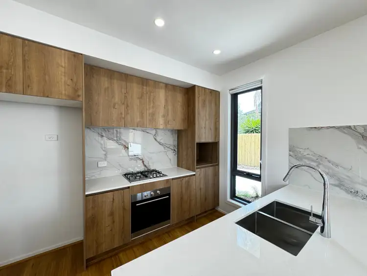 2/53 McIntosh Street, Airport West VIC 3042