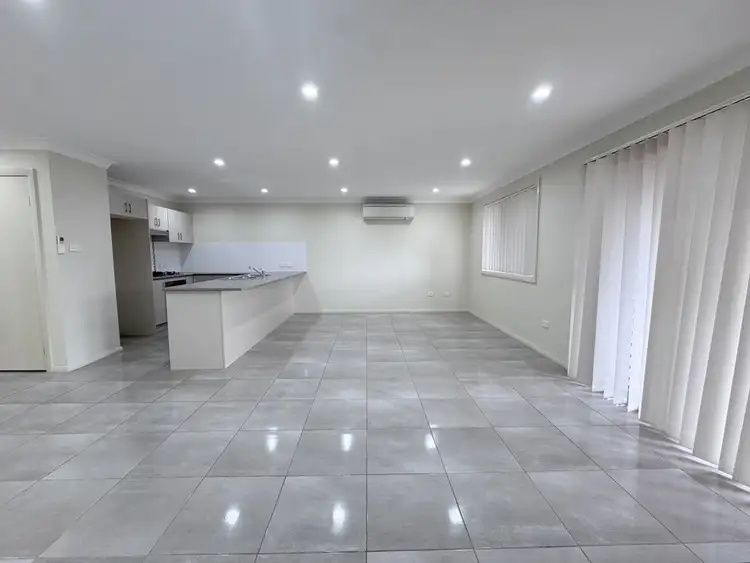 2/1 Jonathon Street, Rutherford NSW 2320