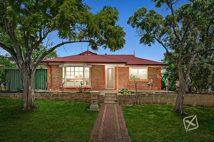 5 Queensborough Drive