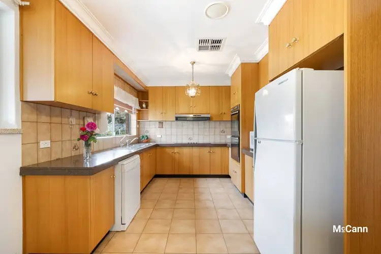 37 Cuthbert Circuit, Wanniassa ACT 2903