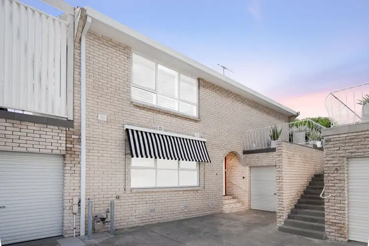 4/6 Riverview Road, Essendon VIC 3040