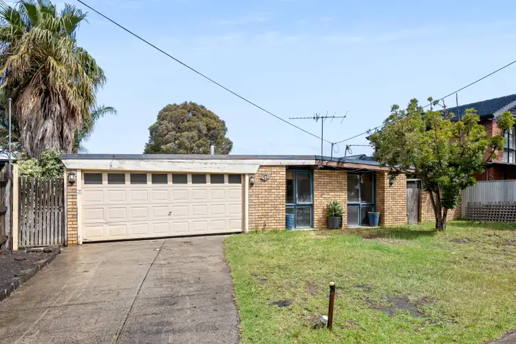 17 Rowan Drive, Kealba VIC 3021