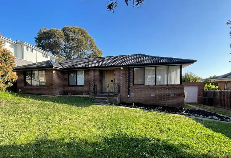 6 Farley Court, Gladstone Park VIC 3043