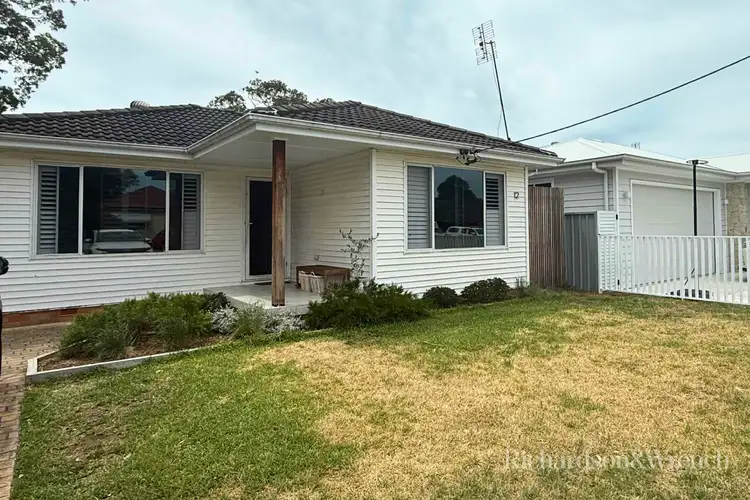 12 Wentworth Avenue South