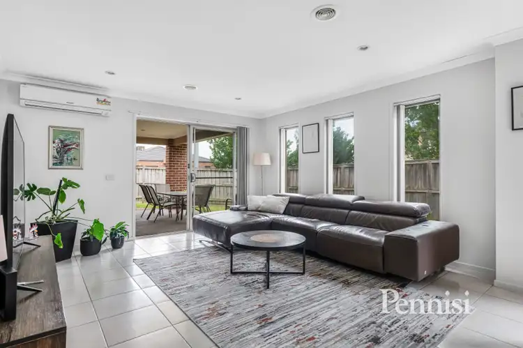 10 Bunker Circuit, Deer Park VIC 3023