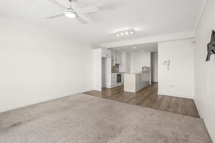 Fifth view of Homely apartment listing, 6/33 Humpybong Street, Redcliffe QLD 4020