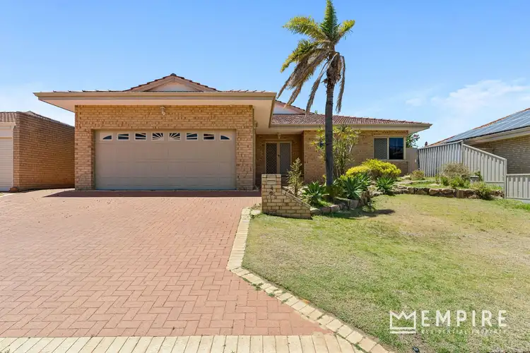 4 Garbin Place, Lake Coogee WA 6166