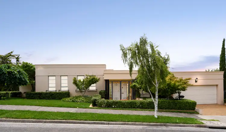 1 Weyburn Place, Avondale Heights VIC 3034