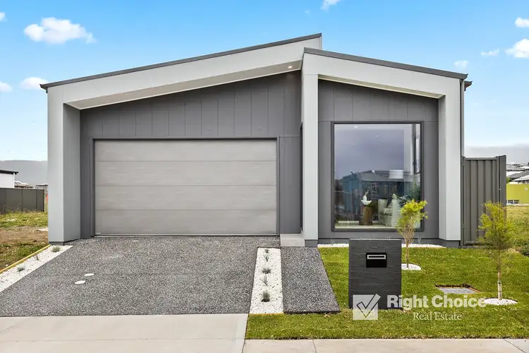 77 Hatter Circuit, Calderwood NSW 2527