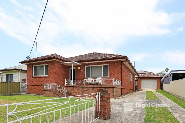 31 Cummins Street, Unanderra NSW 2526