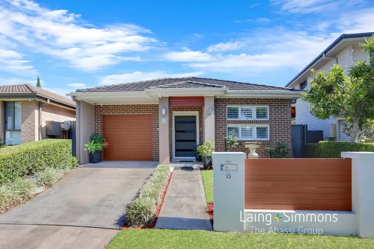 8 Rowland Place, Jordan Springs NSW 2747
