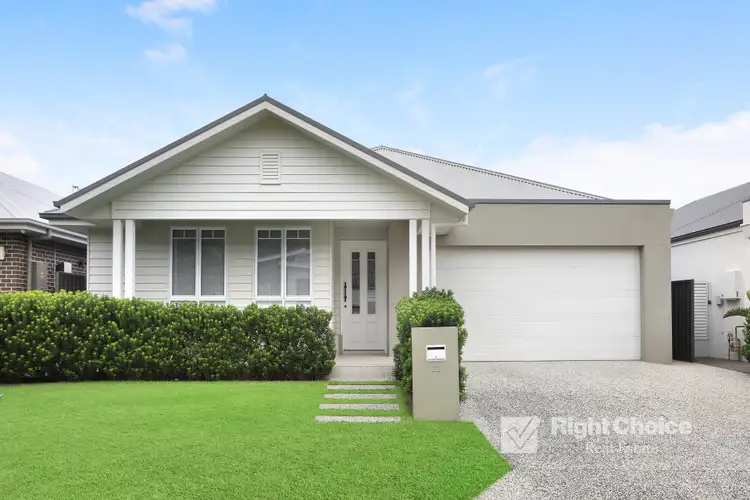22 Curlew Street