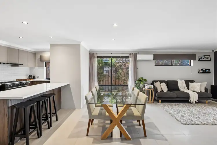 35 Stanbury Crescent