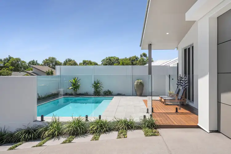 8 Dauntless Avenue