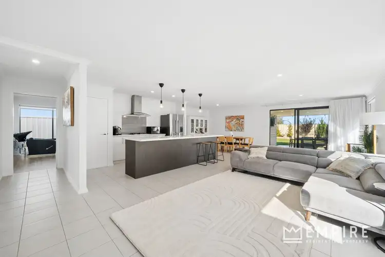 10 Donnelly Street