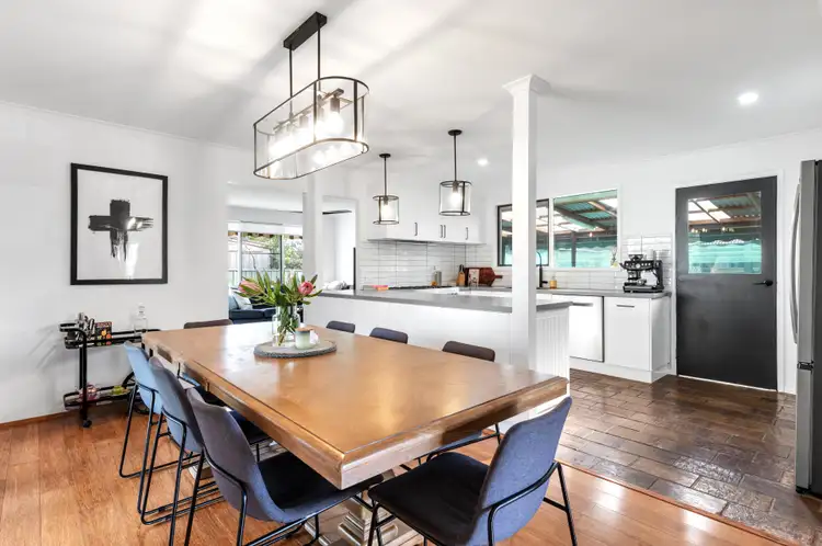 10 Regal Place