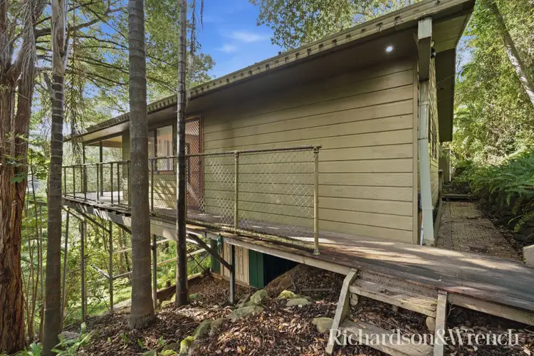 19 Sublime Point Avenue