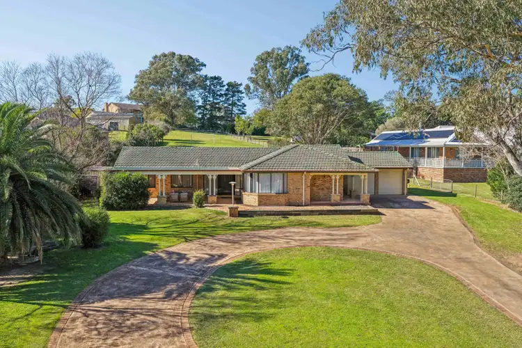 32 Willoughby Circuit