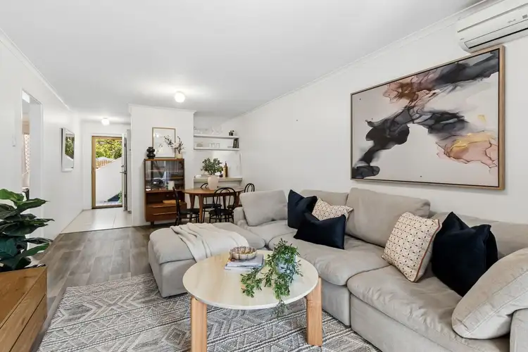 11 Brentham Street