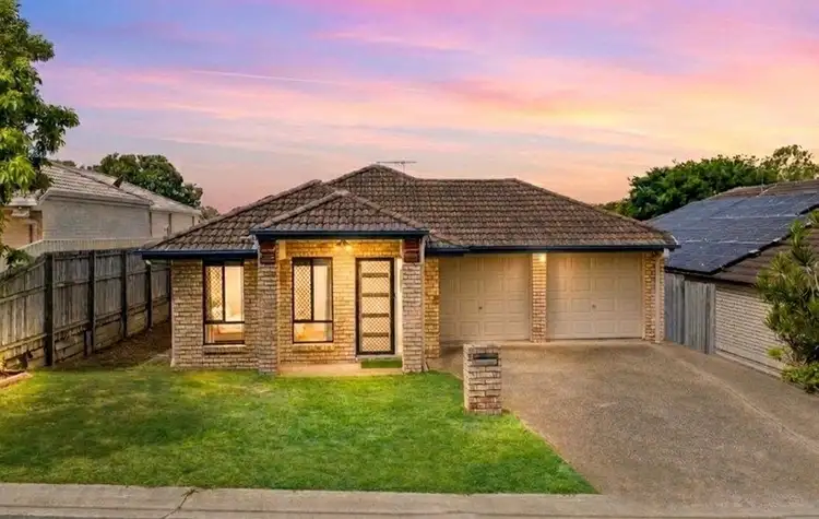 3 Solea Close