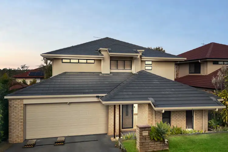 8 Liberty Crescent