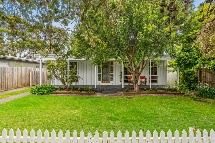 6 Cronulla Court