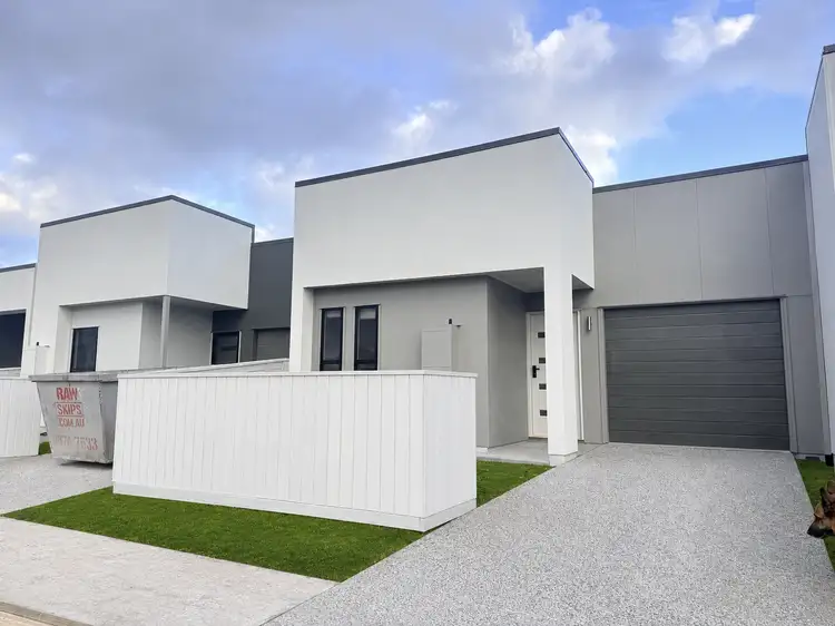 53 Bushland Crescent