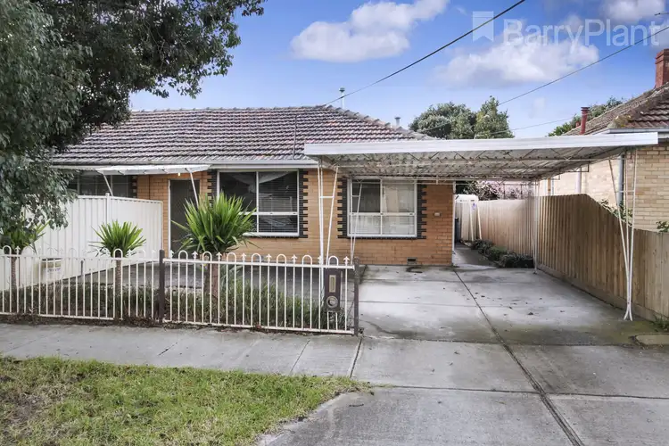 2/24 Victor Street, Sunshine North VIC 3020