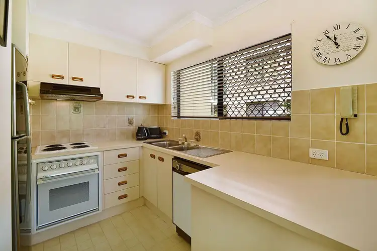 Fifth view of Homely unit listing, 2/15 Australia Ave, Broadbeach QLD 4218