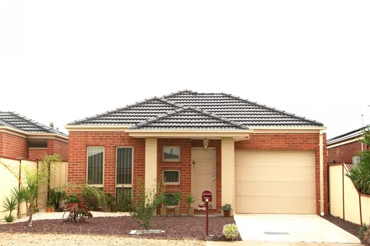 1/14 Pangbourne Ave, Melton West VIC 3337